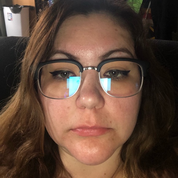 Meet your Posher, Nicole - Picture 1 of 1